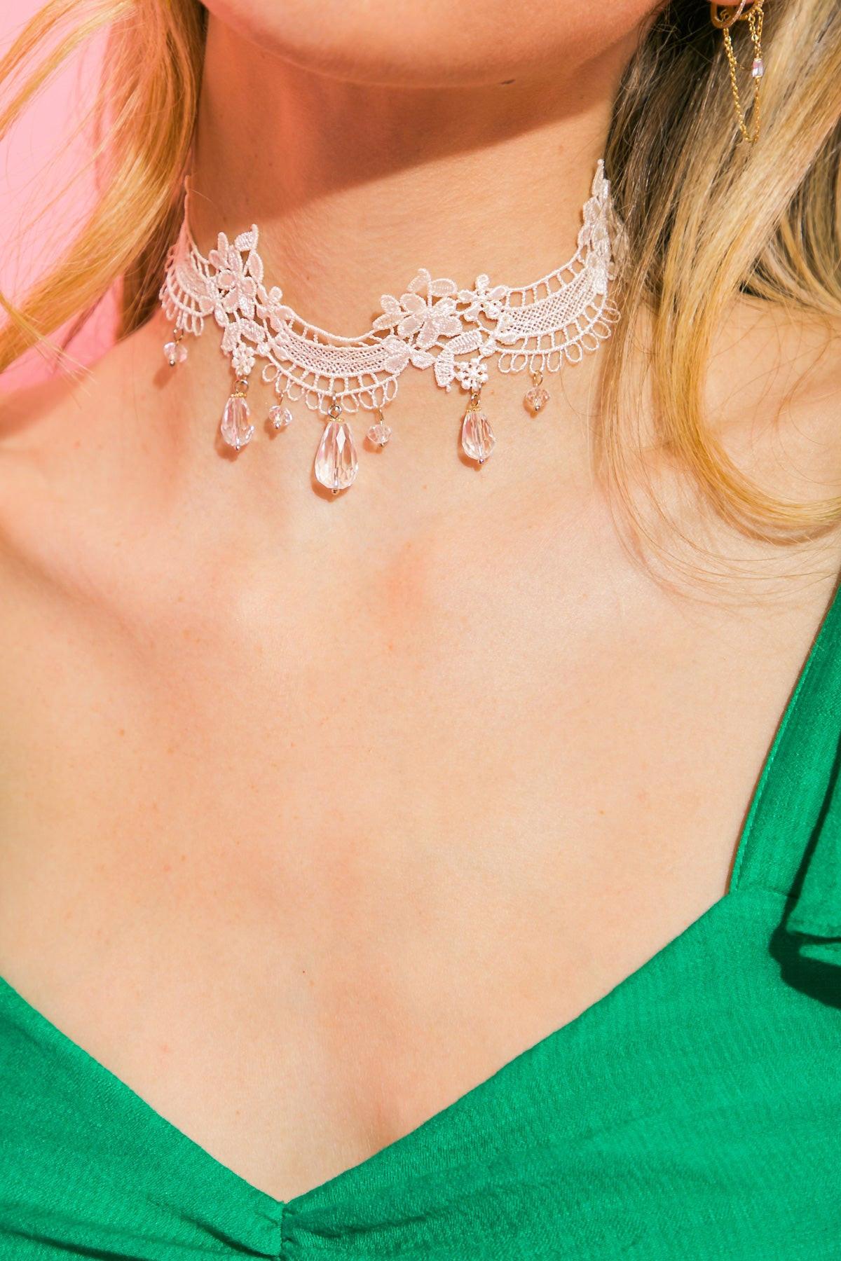 SEXY LACE PEARL CHOKER NECKLACE.
