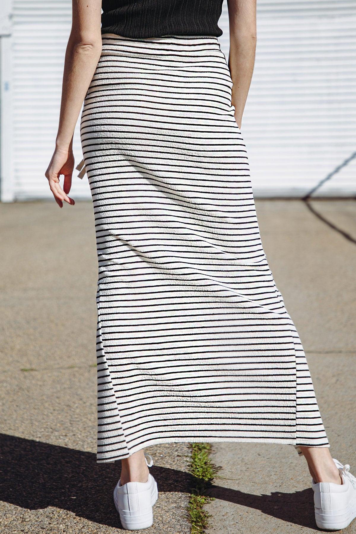 PRETTY ON POINT KNIT SKIRT.