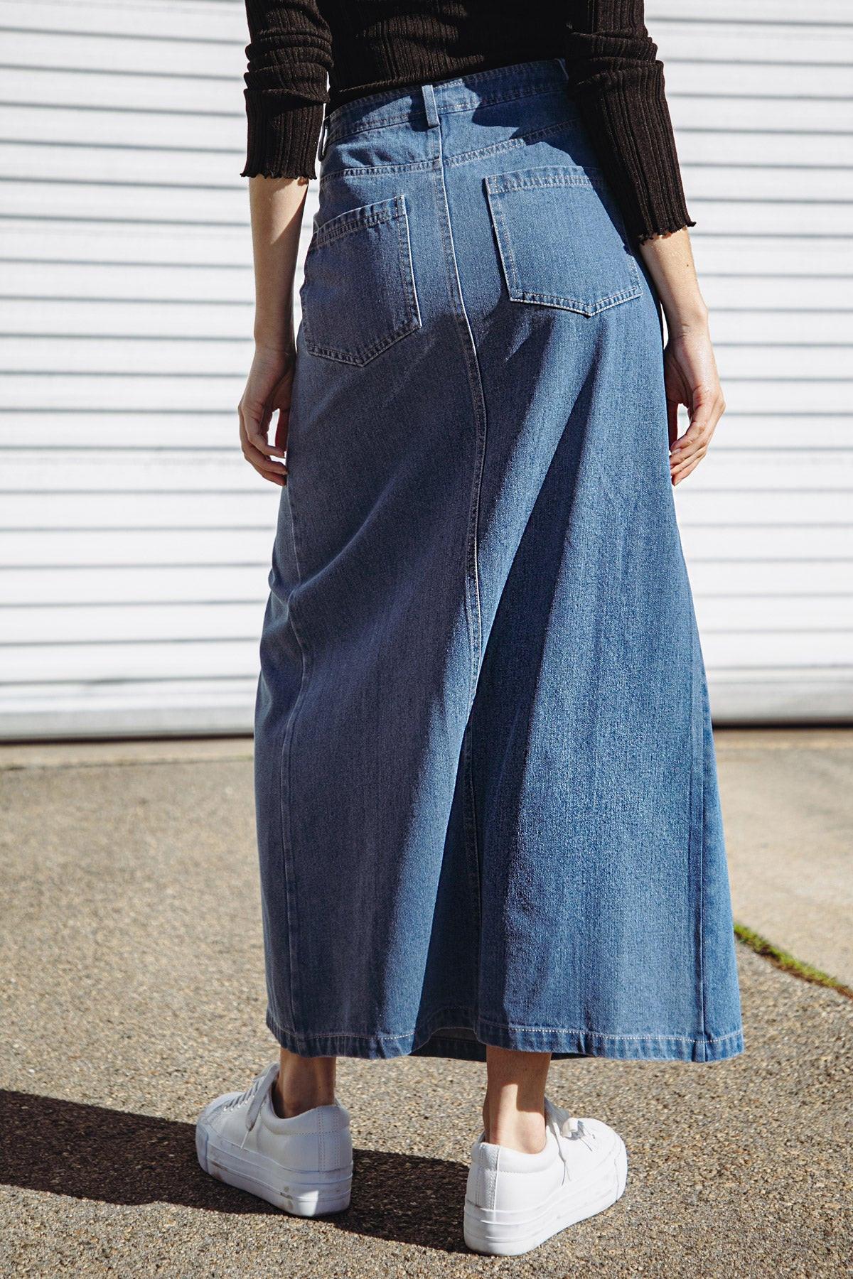 SWEET TALKING DENIM MIDI SKIRT.