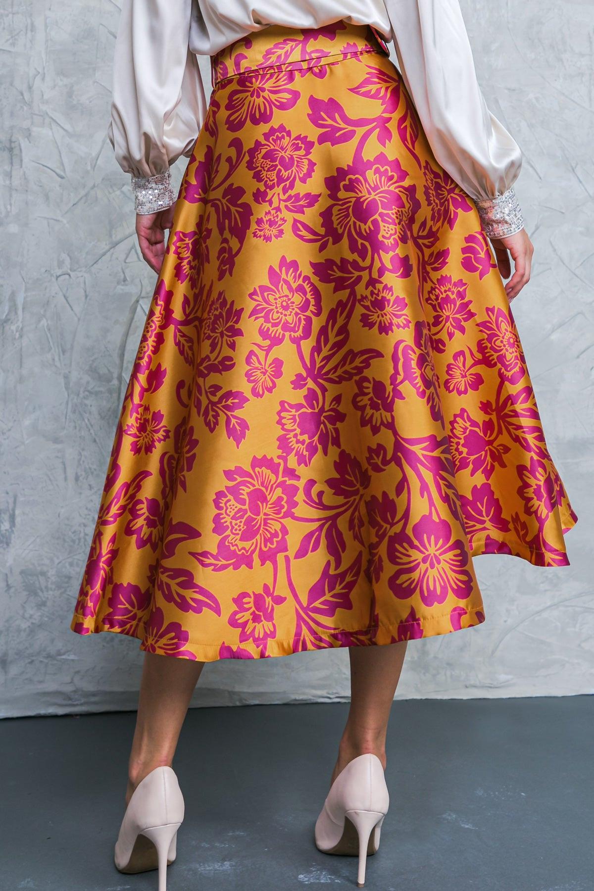 PERFECT REFINEMENT WOVEN SKIRT.