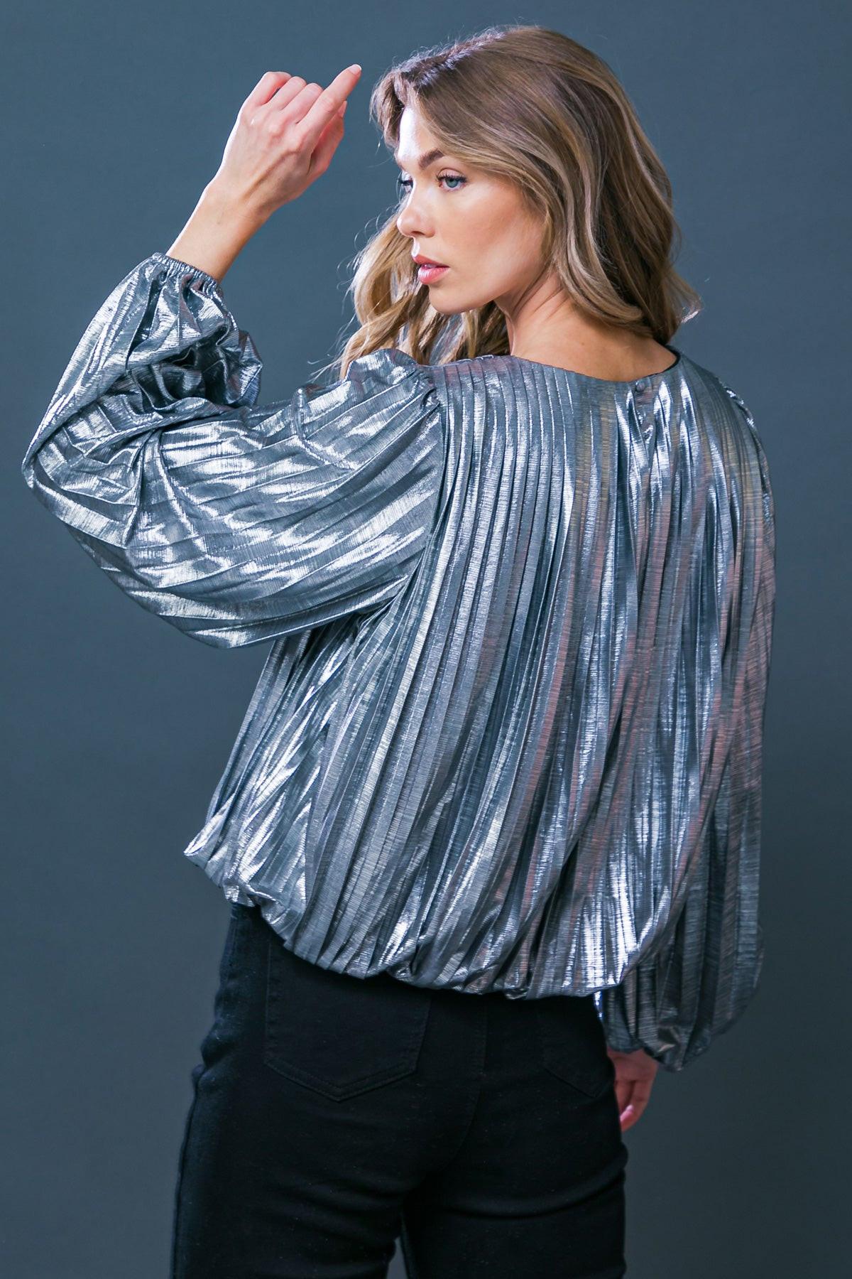 KEY IT DOWN WOVEN TOP.