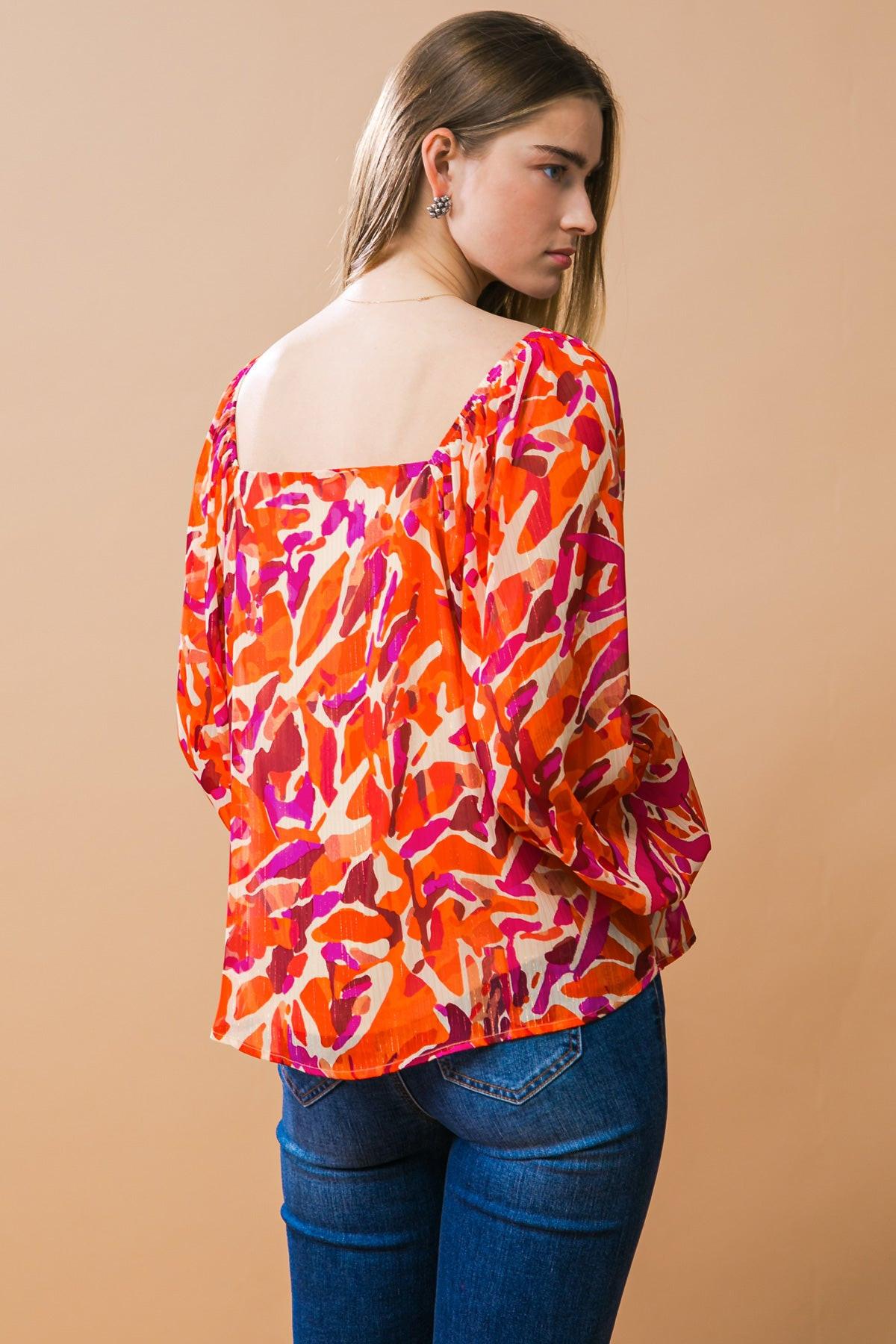 DESIRABLE STYLE WOVEN TOP.
