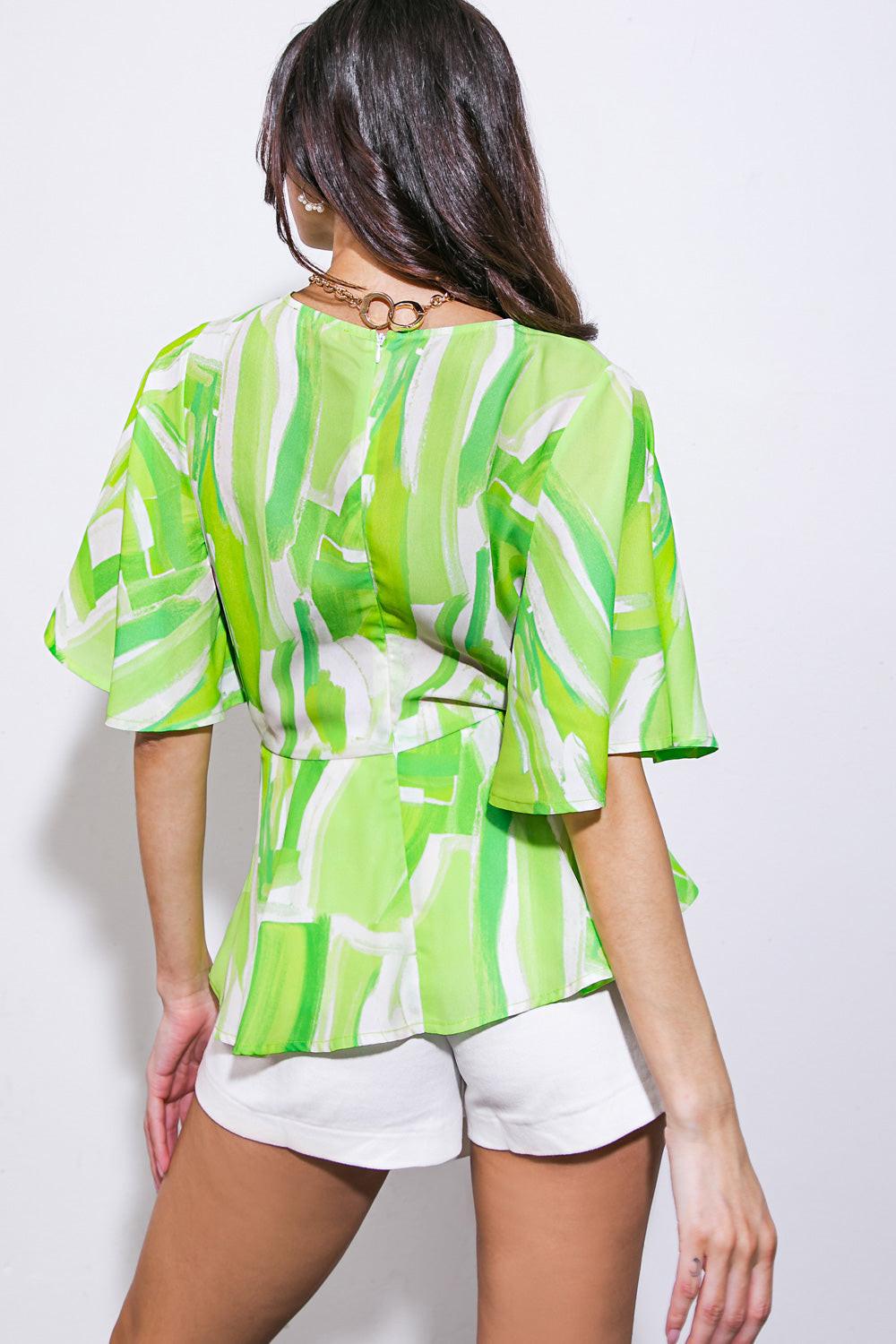 EASY TO SAY WOVEN TOP.