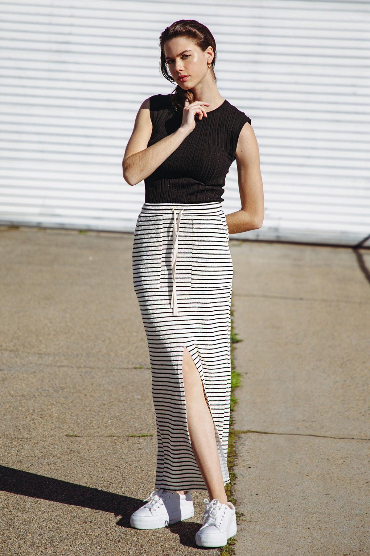 PRETTY ON POINT KNIT SKIRT.
