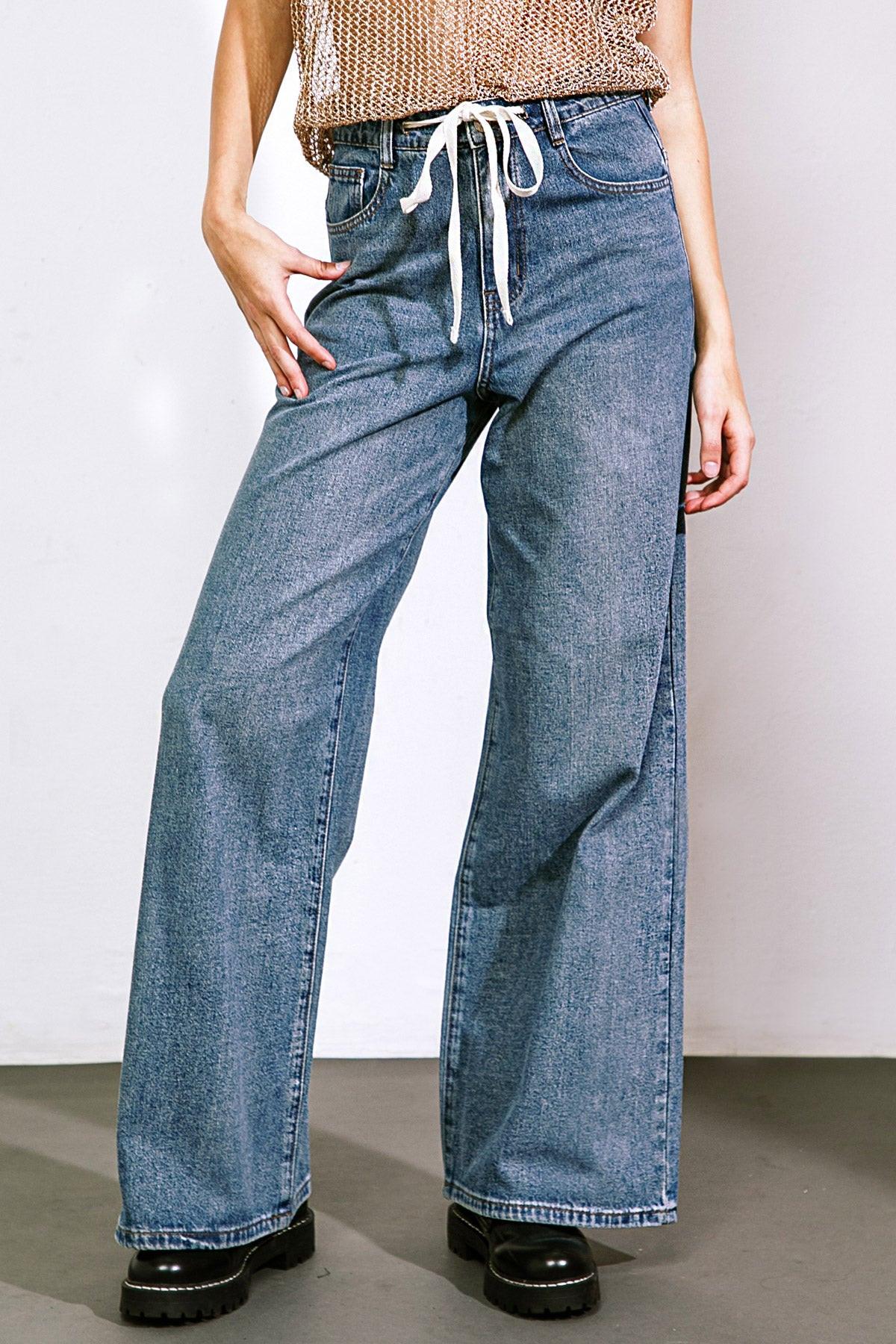SHE'S A SWEET TALKER DENIM PANTS.