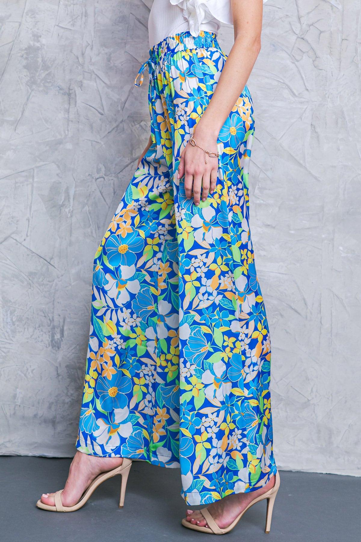 CRUISING THROUGH WOVEN PANTS.