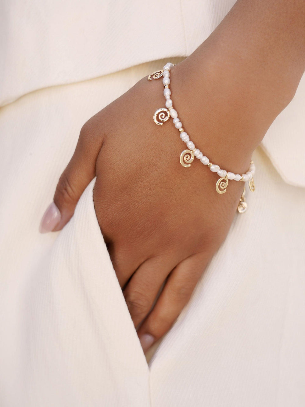 Aura Pearl Bracelet - Flying Tomato - Bracelets - Ettika
