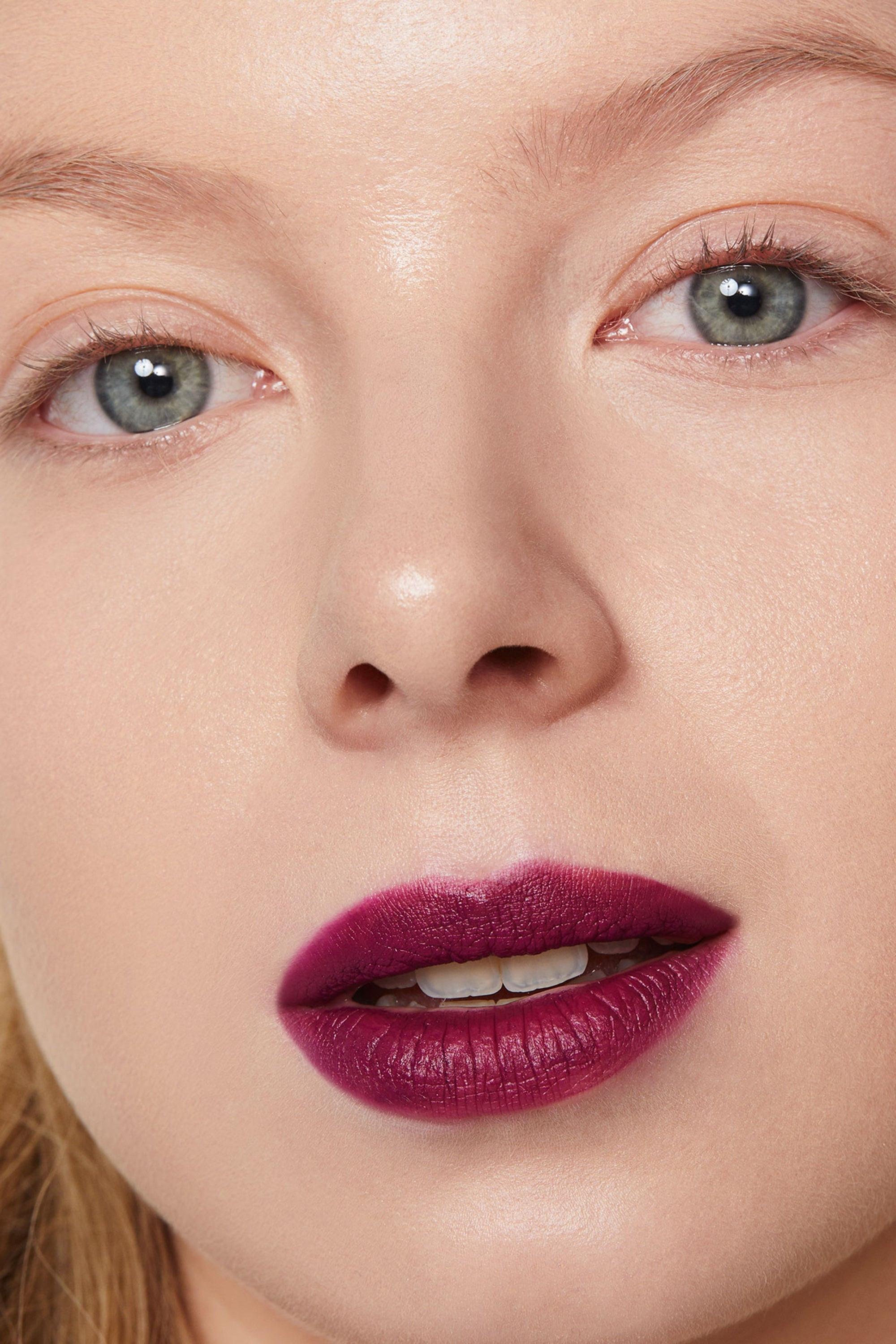 Badass Matte Lipstick - Flying Tomato - Lipstick - UOMA Beauty