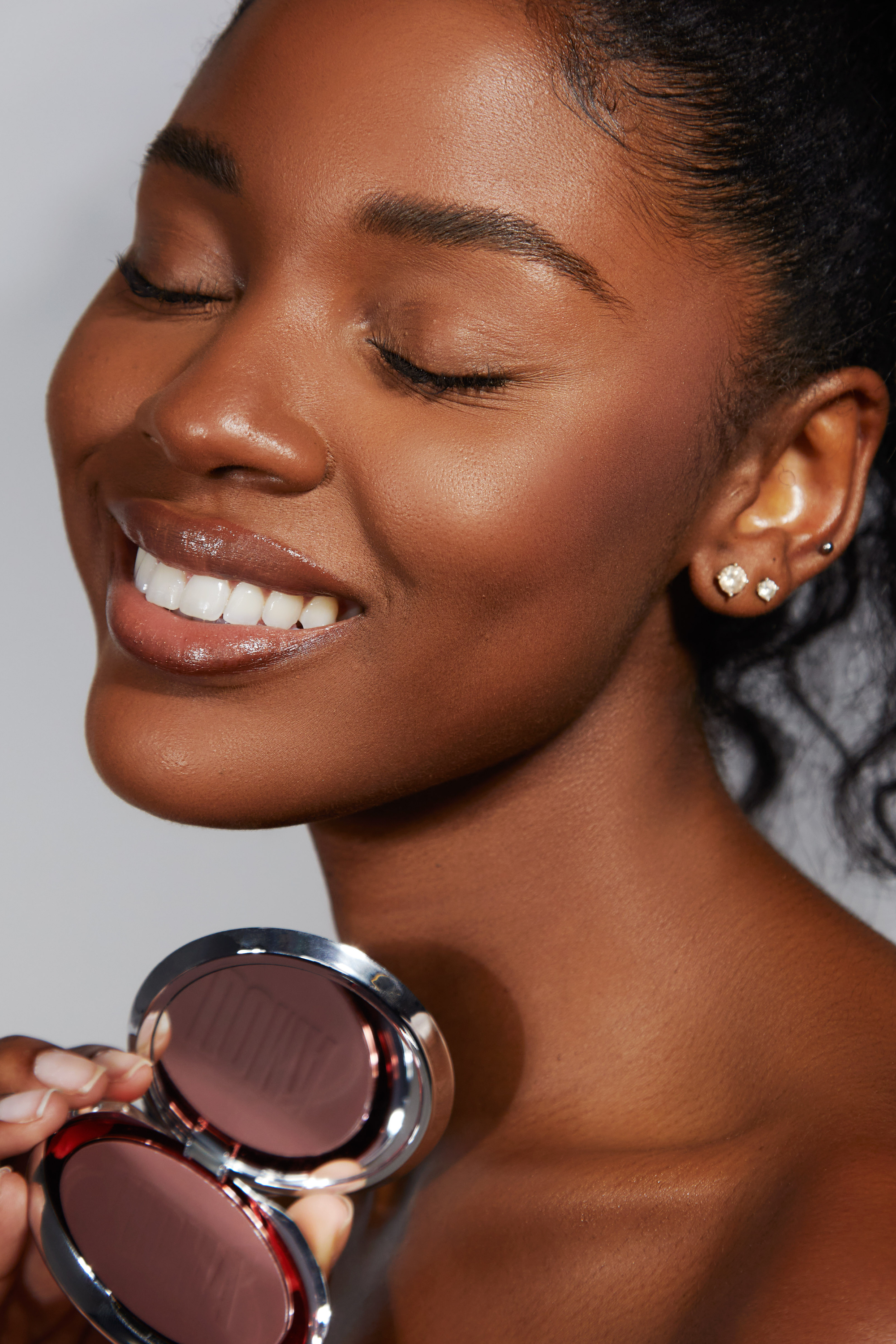 Double Take Sculpting and Bronzing Powder.