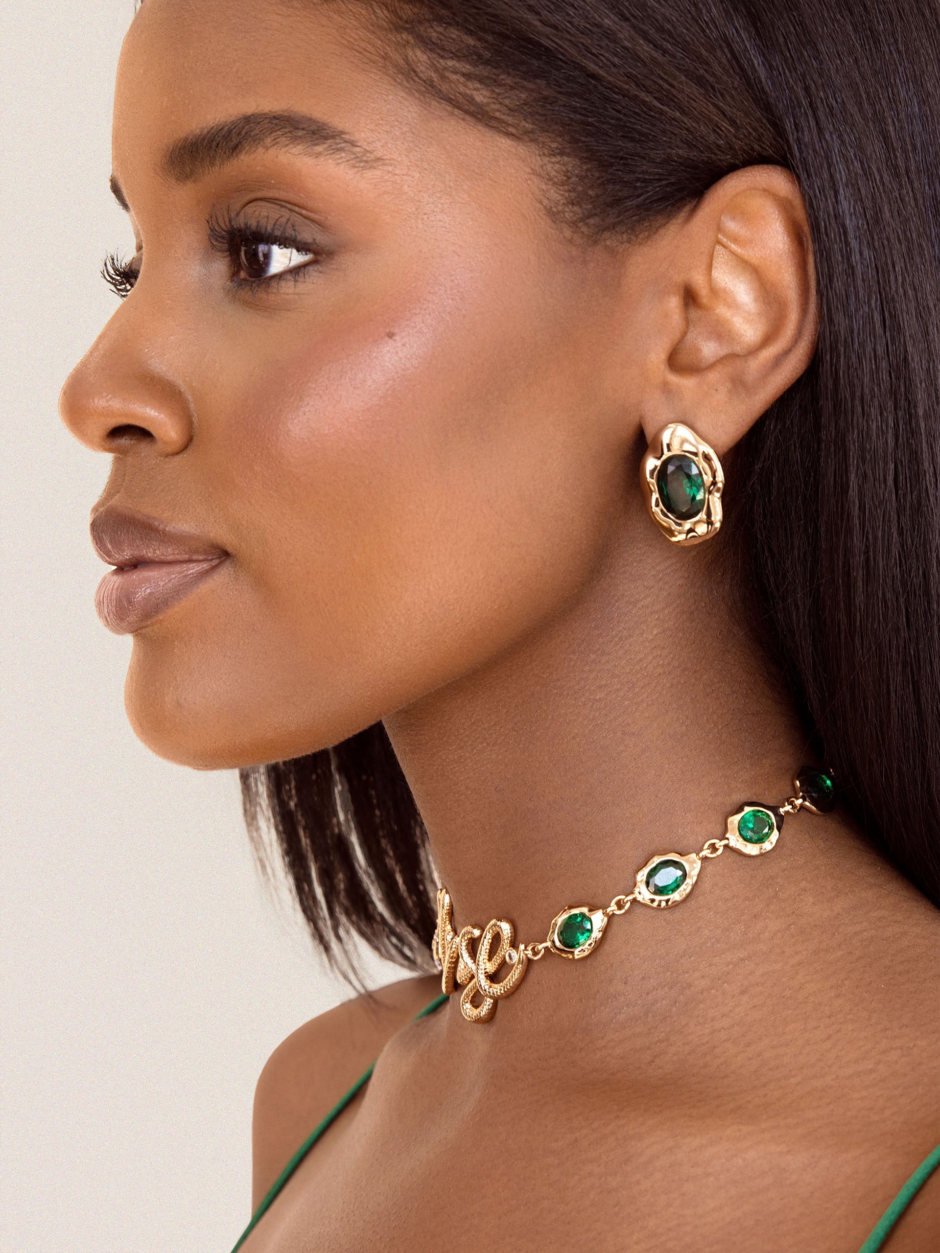 Muse Choker.