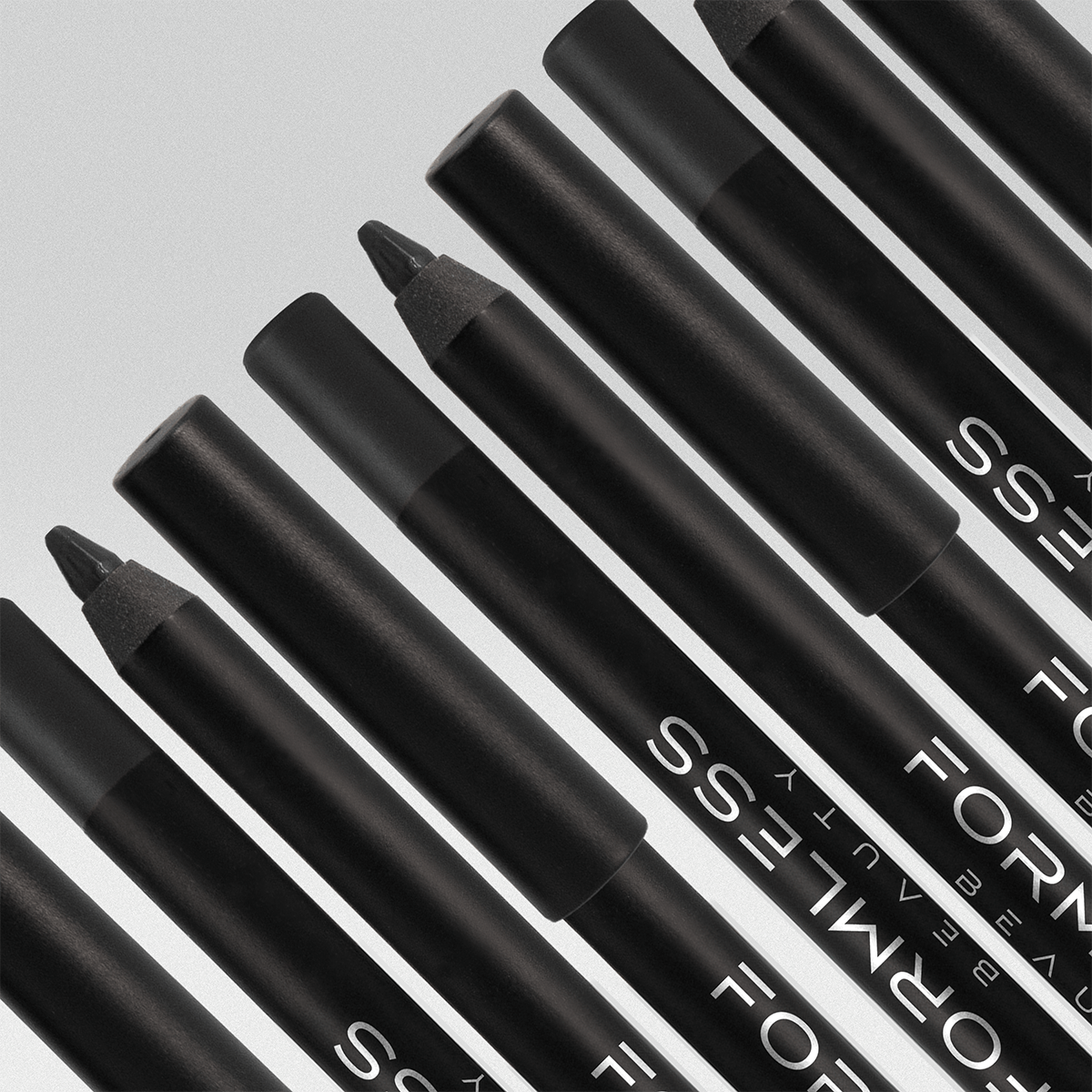 CLASSIC BLACK EYELINER