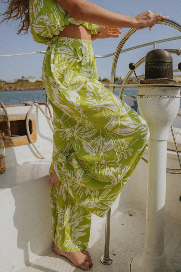 COMES AND GOES WOVEN PANTS.
