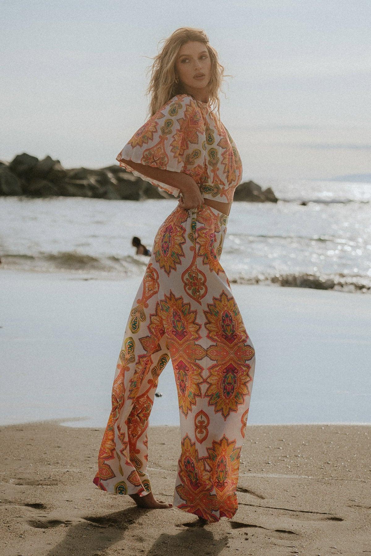 HAPPY EVER AFTER WOVEN PANTS.