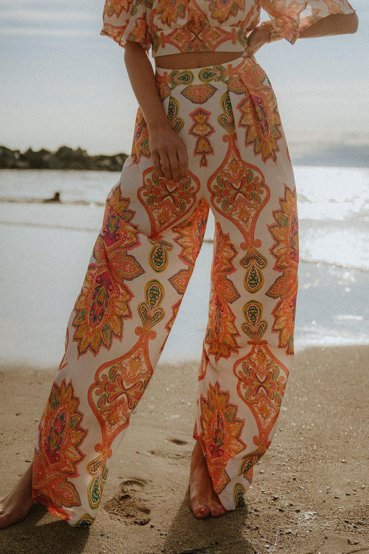 HAPPY EVER AFTER WOVEN PANTS.