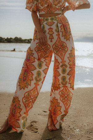 HAPPY EVER AFTER WOVEN PANTS.
