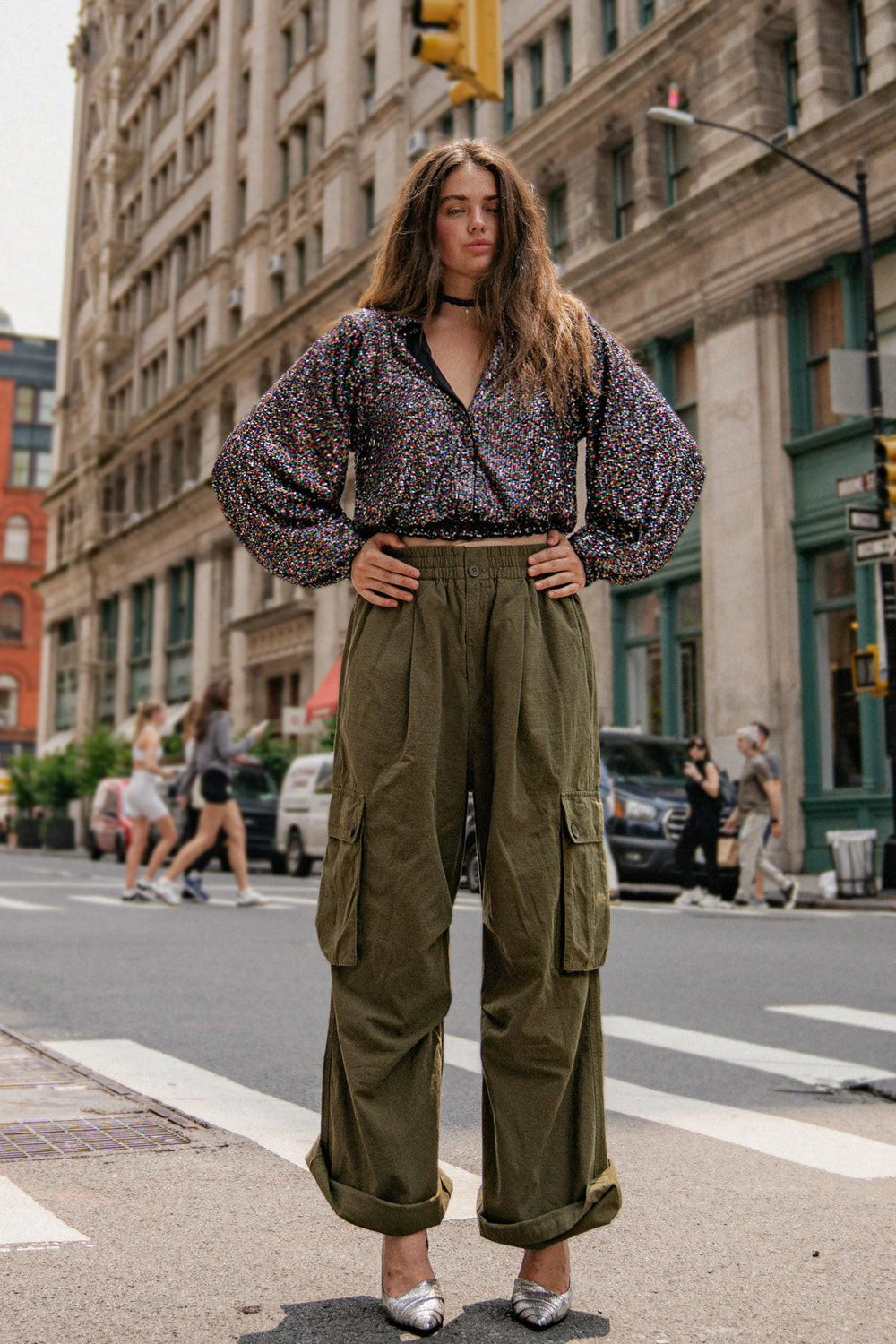 INCREDIBLE MOMENTS WOVEN CARGO PANTS.