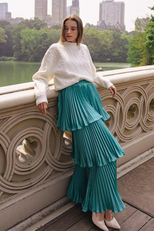 IN LOVE WITH ME WOVEN SKIRT.