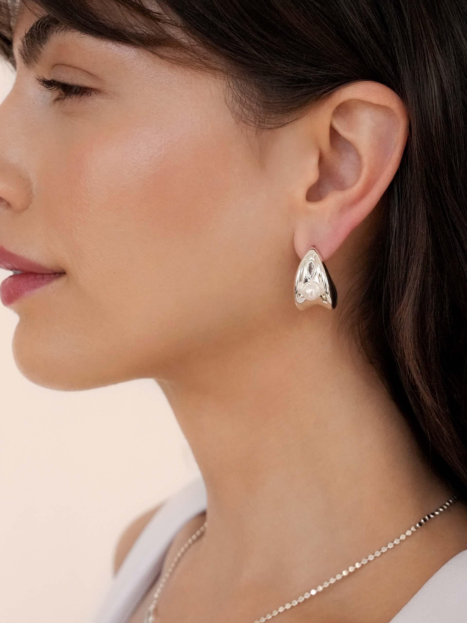 Soft Curve Earrings - Flying Tomato - Earrings - Ettika