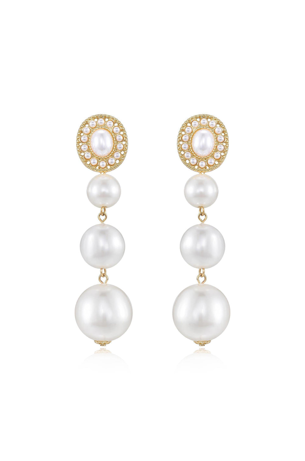 Graduating Pearl Dangle Earrings.