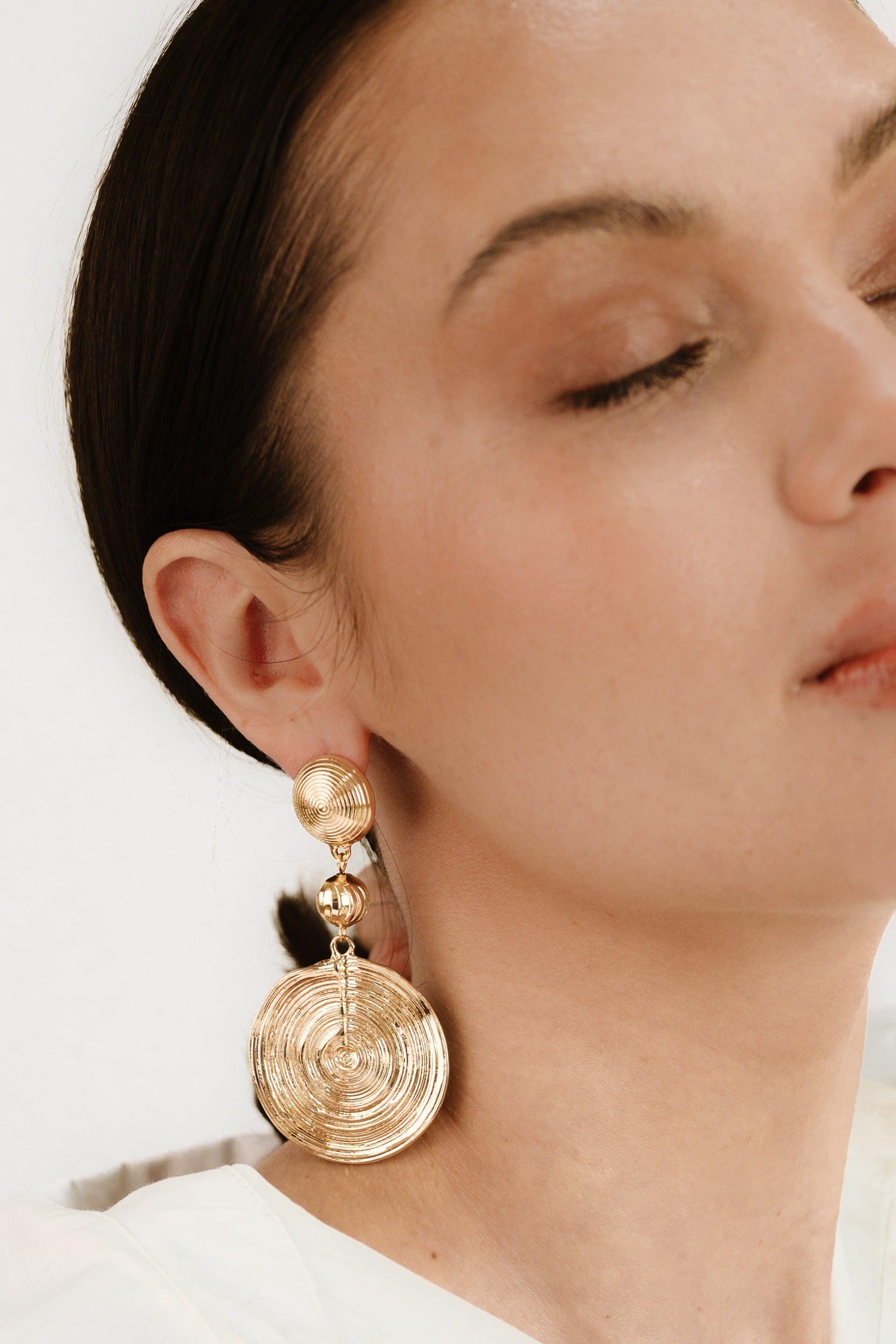 Swirl Pendant Dangle Earrings - Flying Tomato - Earrings - Ettika