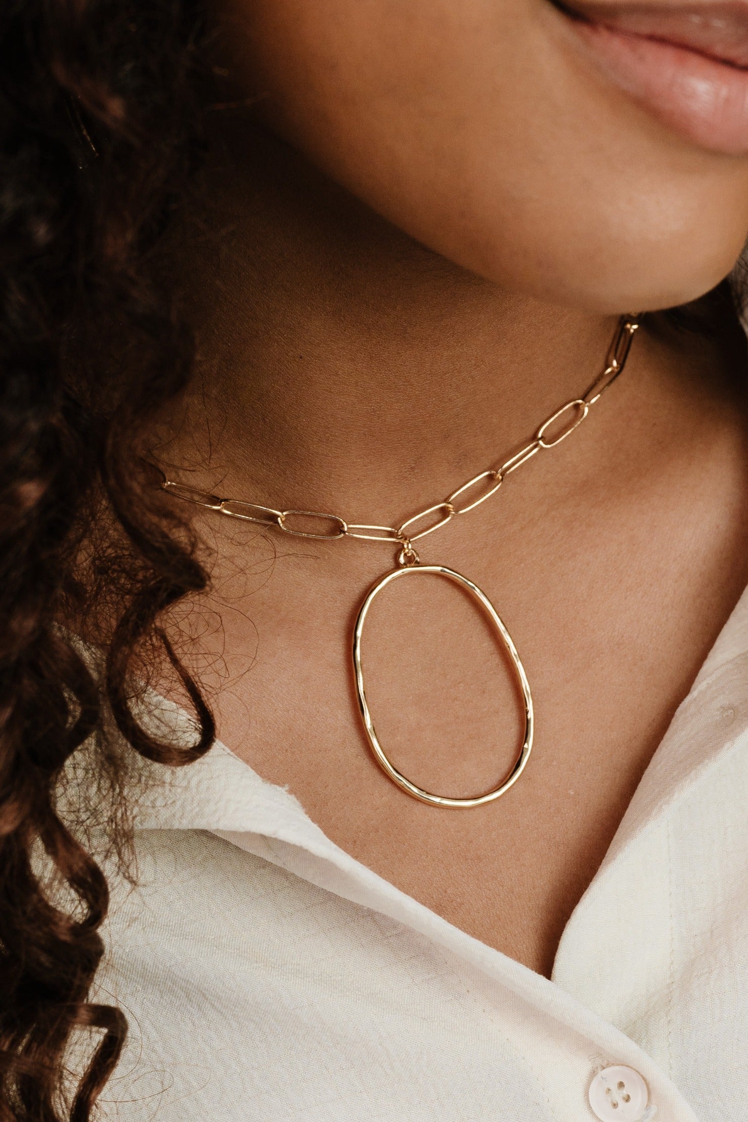 Large Oval Pendant Chain Link Necklace - Flying Tomato - Necklaces - Ettika