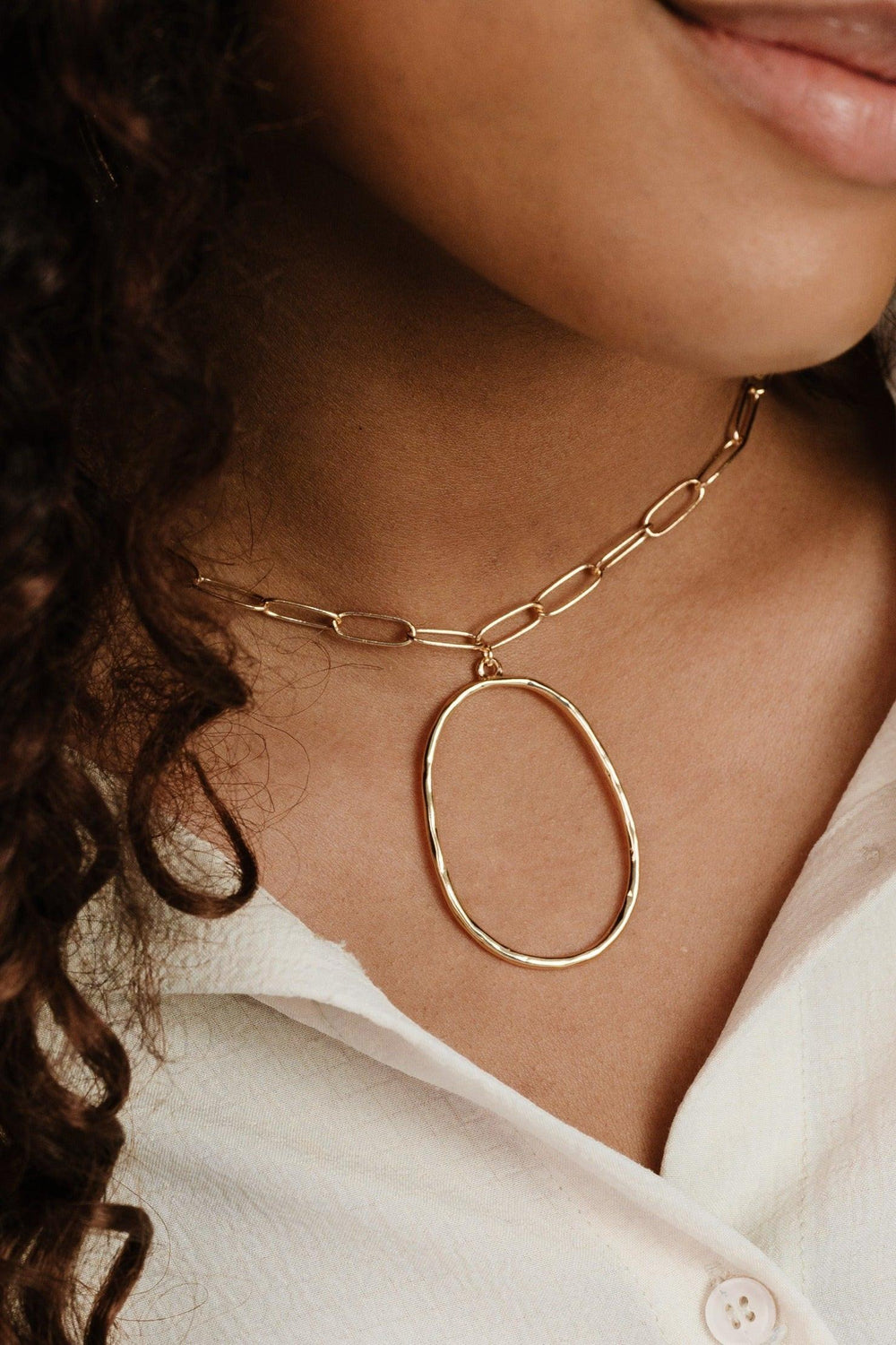 Large Oval Pendant Chain Link Necklace - Flying Tomato - Necklaces - Ettika