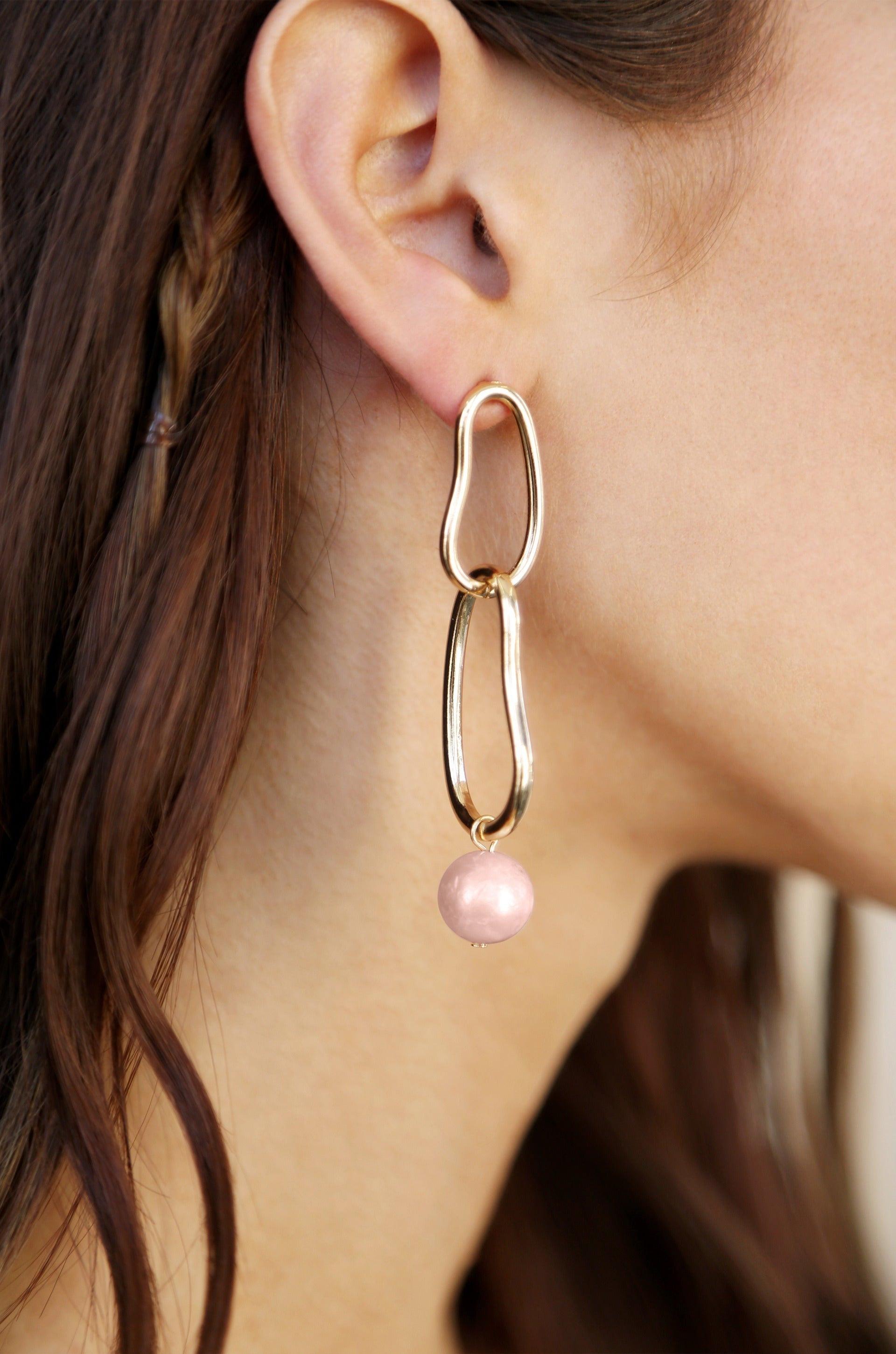 Mara Dangle Pearl Earrings - Flying Tomato - Earrings - Ettika