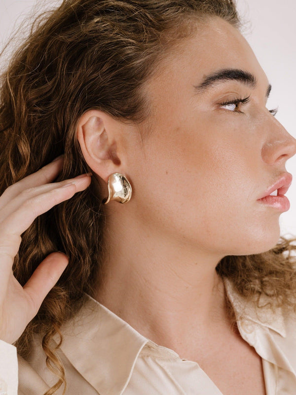 Curved Stud Earrings - Flying Tomato - Earrings - Ettika