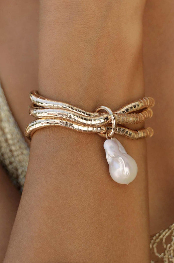 Liquid Gold and Pearl Stretch Bracelet - Flying Tomato - Bracelets - Ettika
