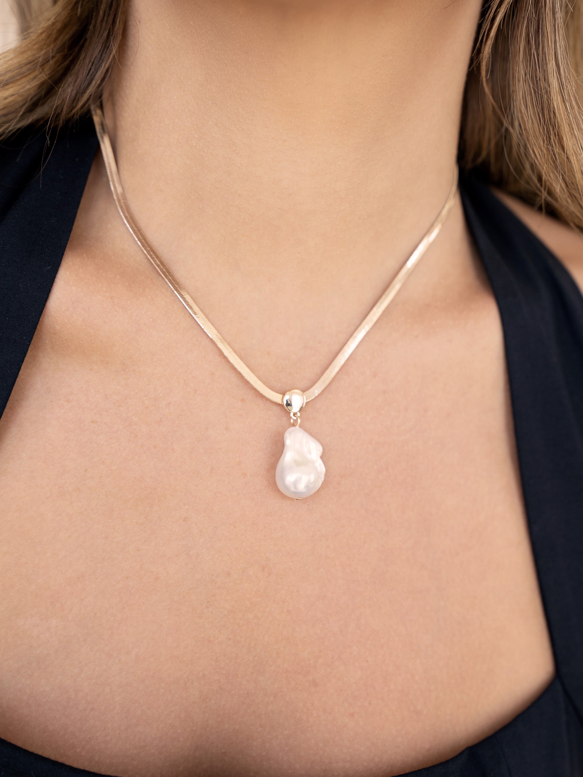 Baroque Pearl Pendant Necklace