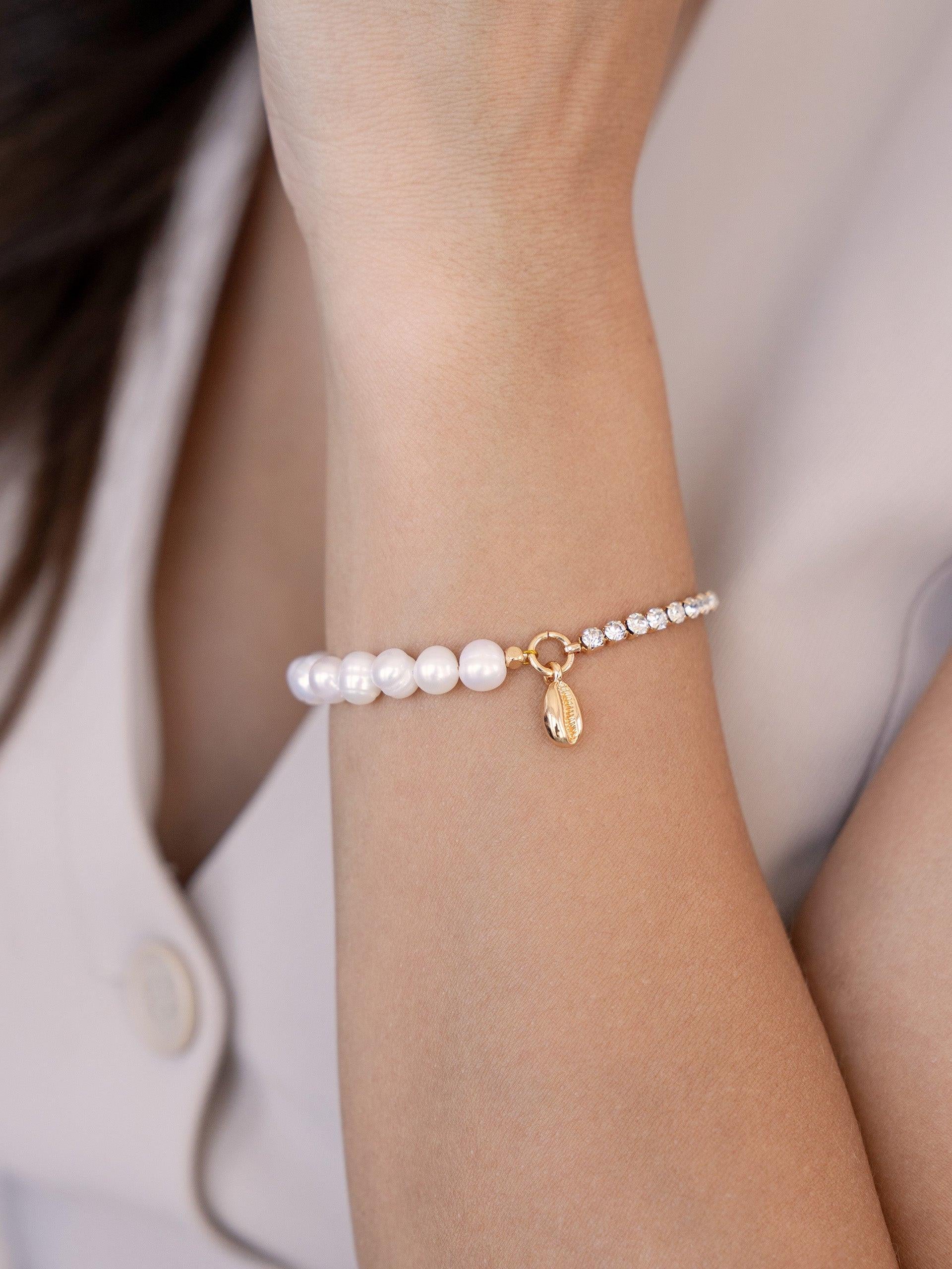 Pearl and Crystal Shell Bracelet - Flying Tomato - Bracelets - Ettika