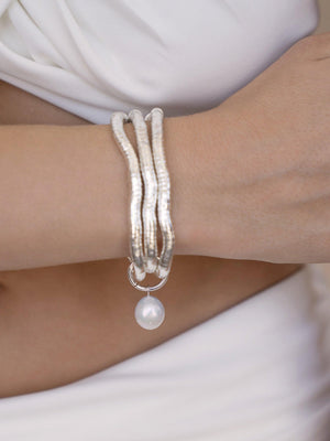 Liquid Gold and Pearl Stretch Bracelet - Flying Tomato - Bracelets - Ettika