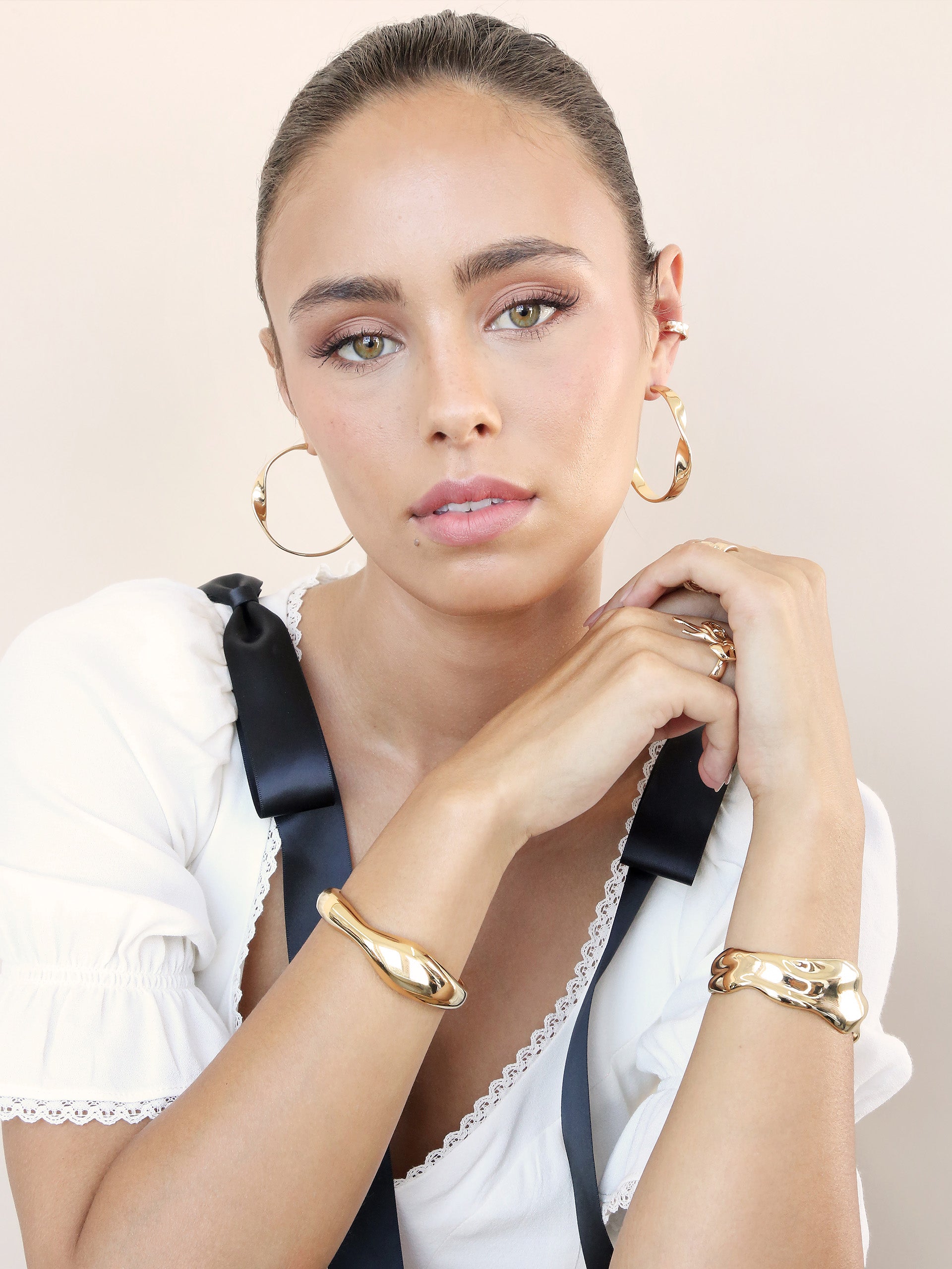 Heirloom Twist Large Hoops - Flying Tomato - Earrings - Ettika