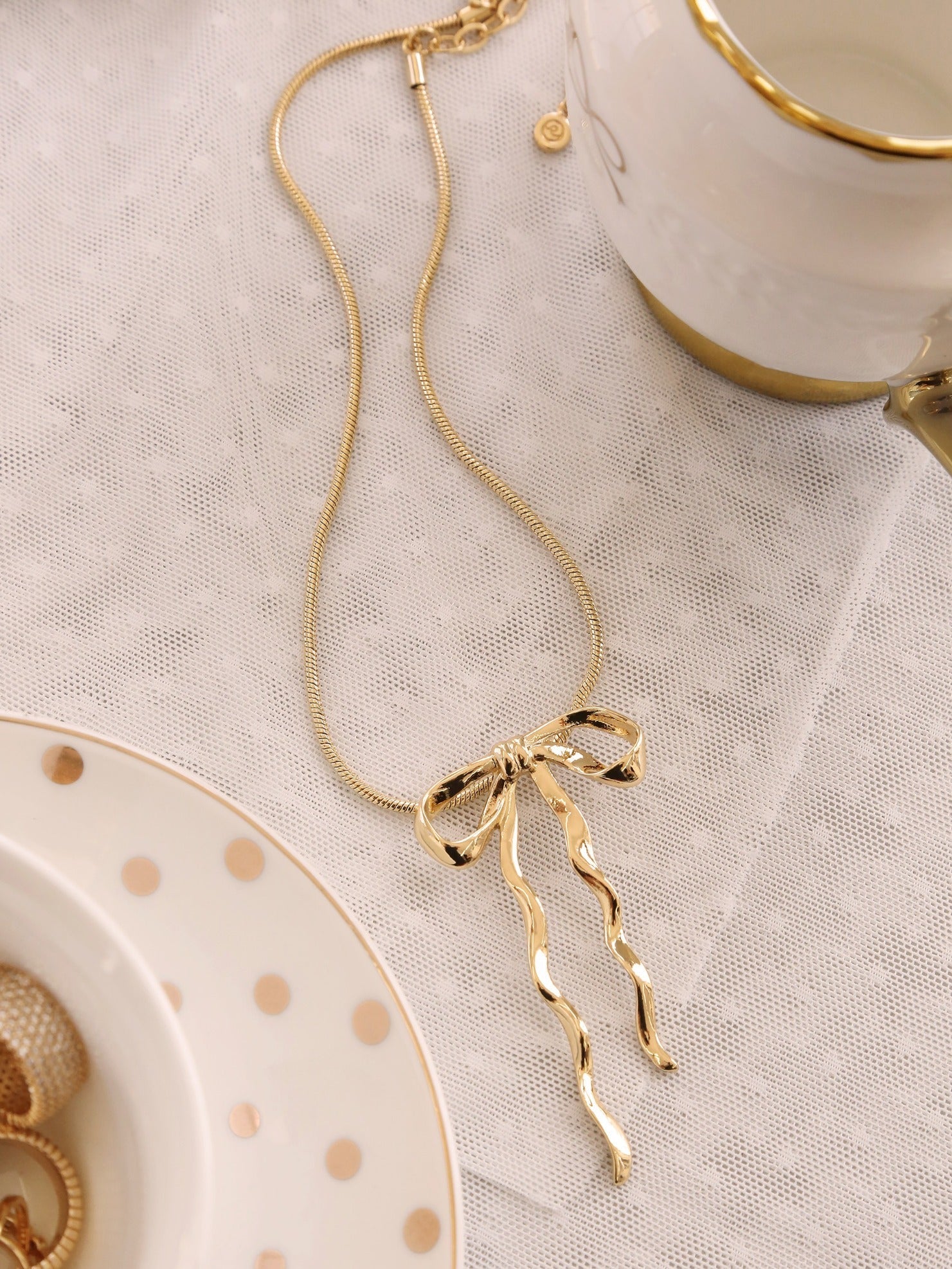 Bow Organica Pendant Necklace - Flying Tomato - Necklaces - Ettika