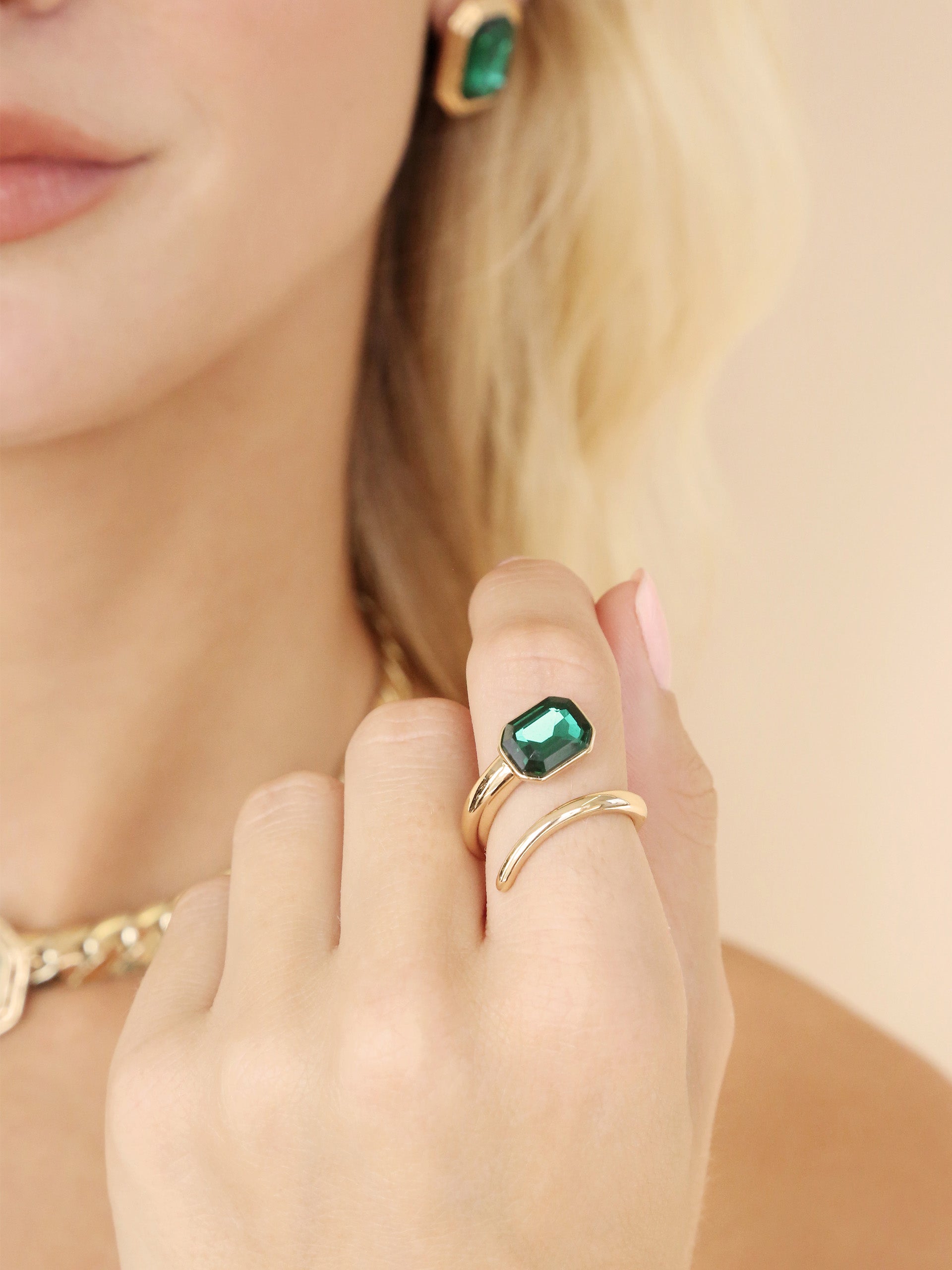 Emerald Deco Wrap Ring - Flying Tomato - Rings - Ettika
