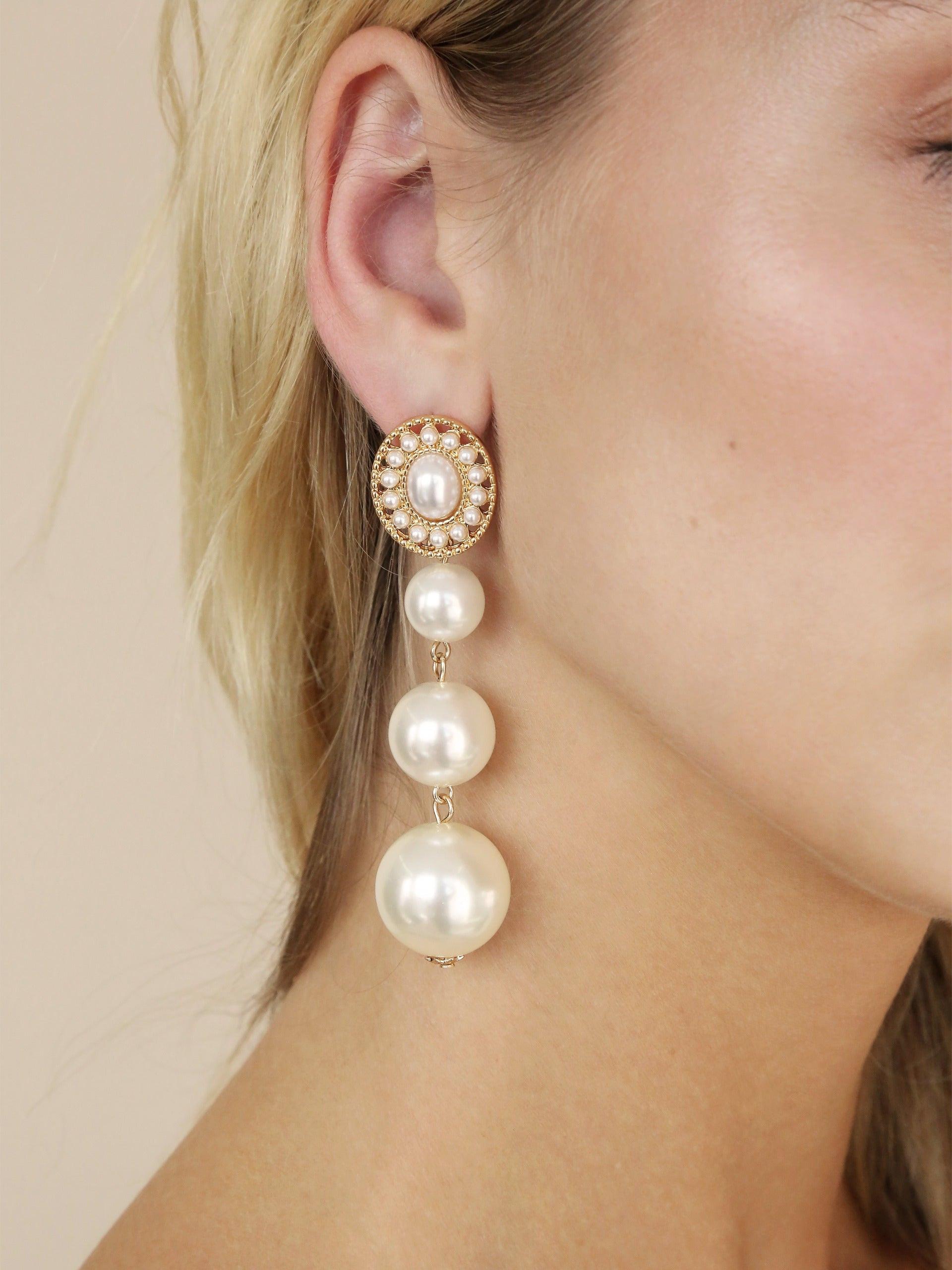 Graduating Pearl Dangle Earrings.