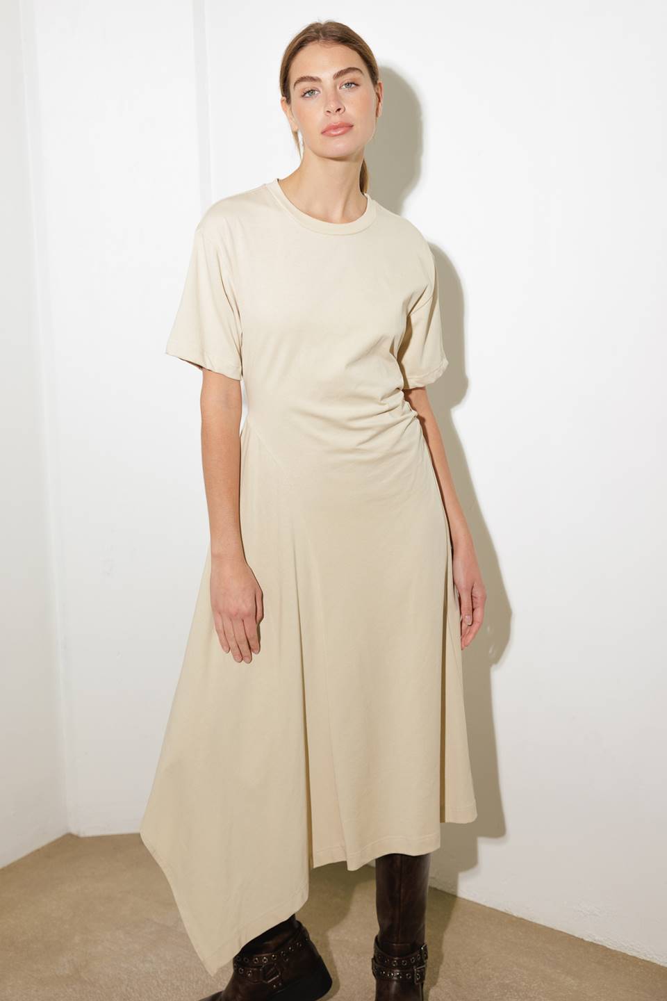 RIGHT ON CUE KNIT MIDI DRESS.