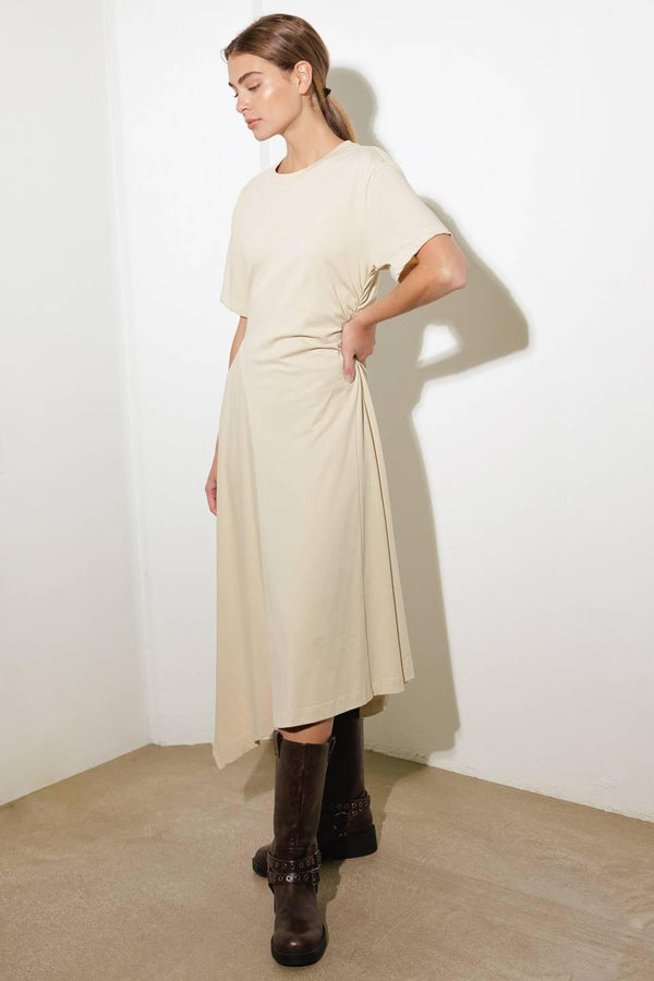 RIGHT ON CUE KNIT MIDI DRESS.