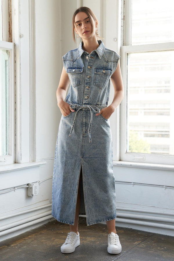 WILDFLOWER WHIMSY DENIM MIDI DRESS.