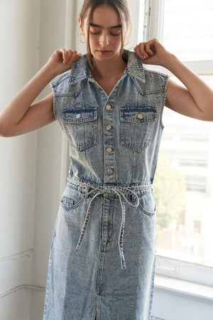 WILDFLOWER WHIMSY DENIM MIDI DRESS.