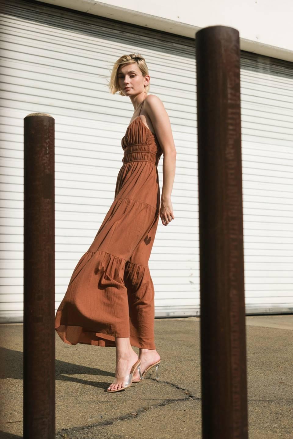 EFFORTLESS ELEGANCE WOVEN MAXI DRESS L FREEMARKET BROWN / L EFFORTLESS ELEGANCE WOVEN MAXI DRESS L FREEMARKET BROWN / L