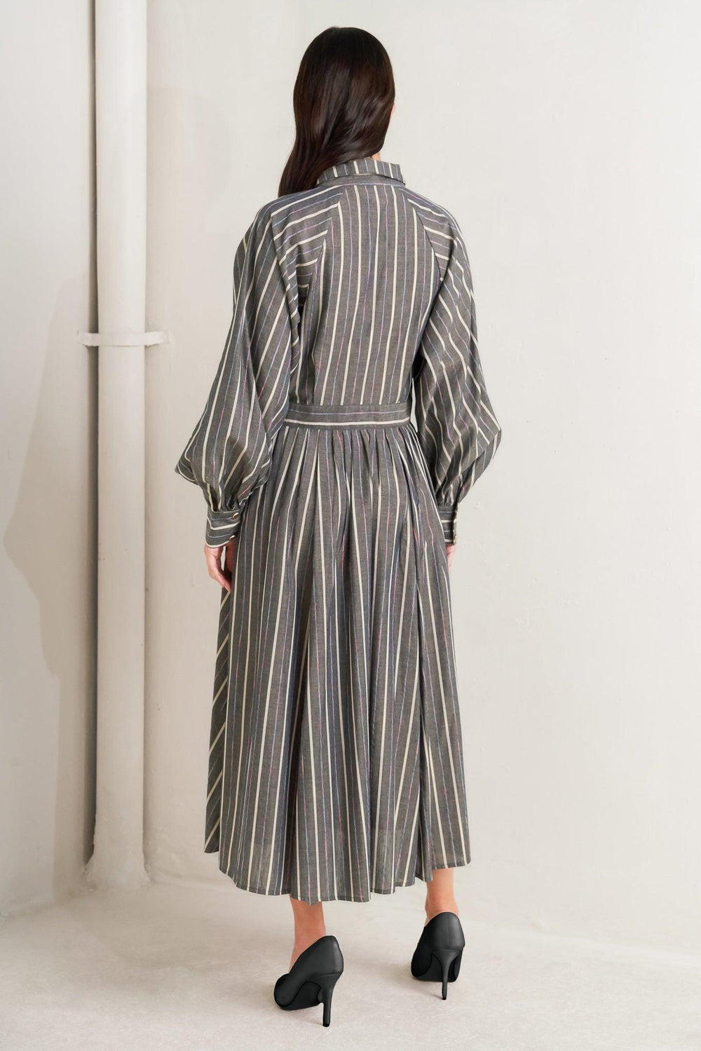 WHAT I FEEL WOVEN MIDI DRESS.