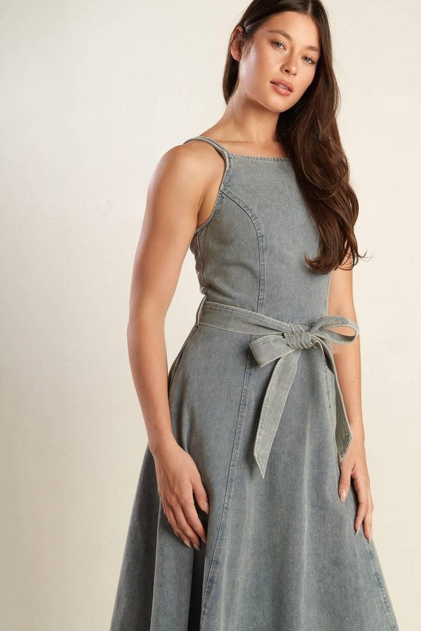 A DAY AT THE VINEYARD DENIM MIDI DRESS.