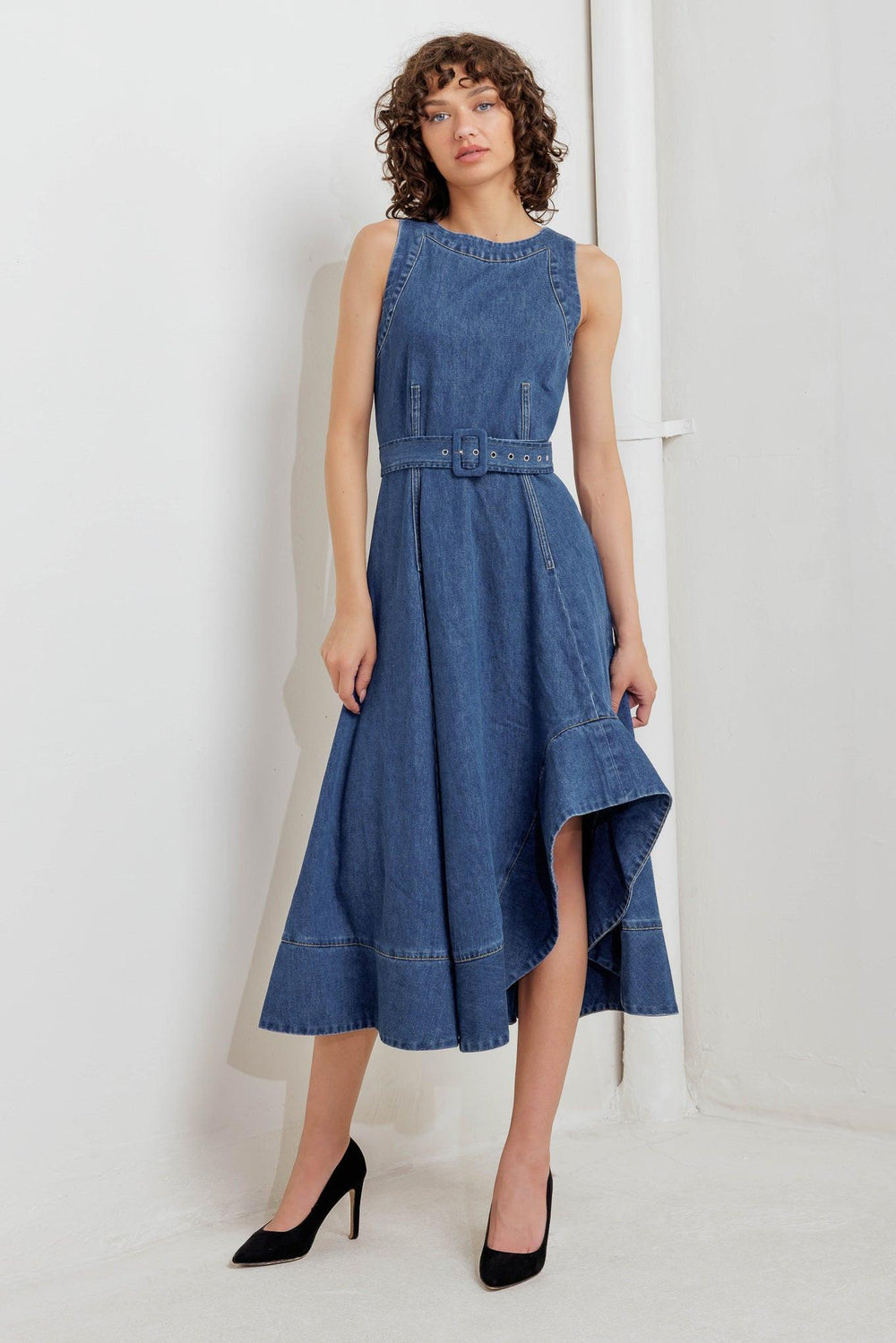 POET’S MUSE DENIM WOVEN MIDI DRESS.