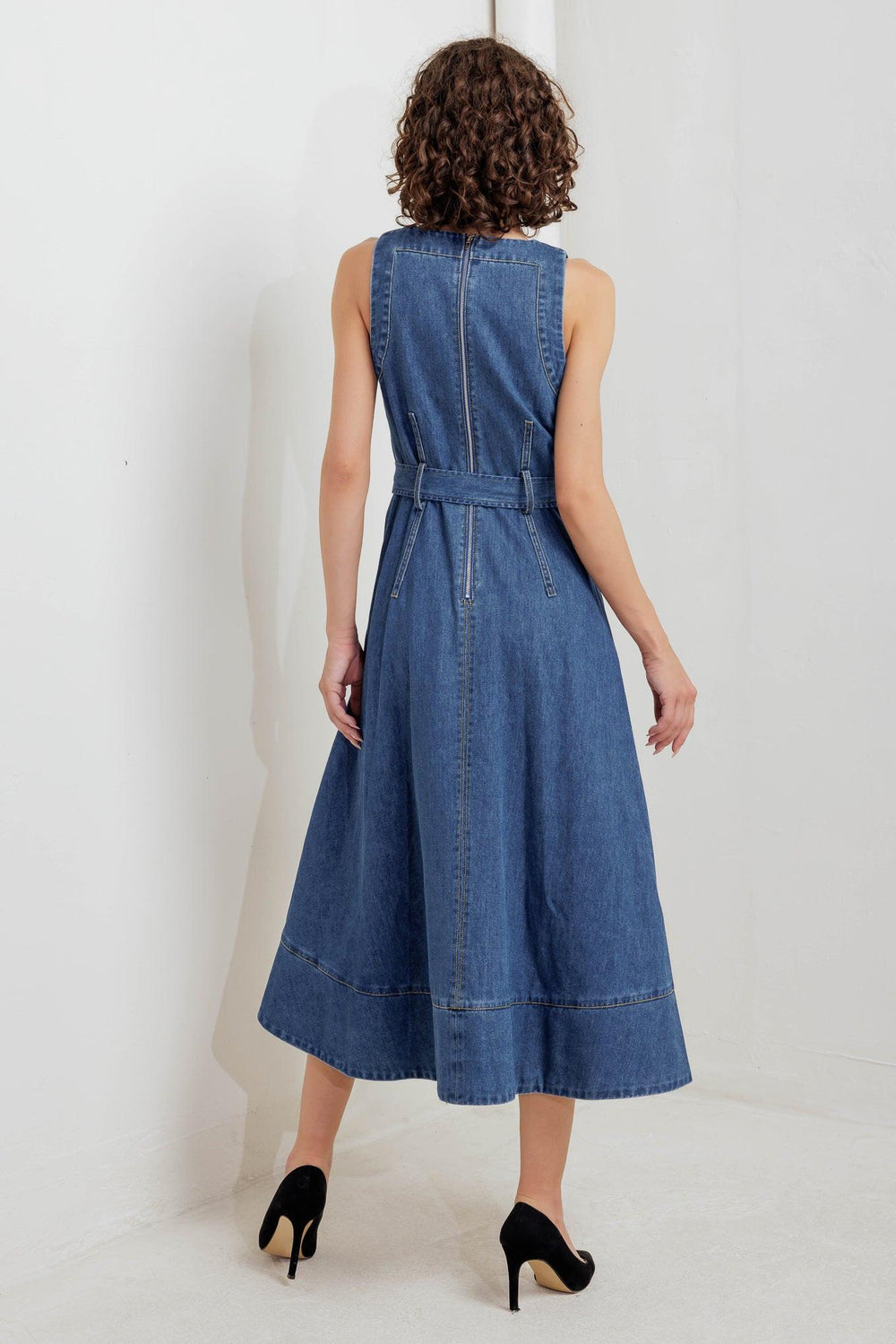 POET’S MUSE DENIM WOVEN MIDI DRESS.