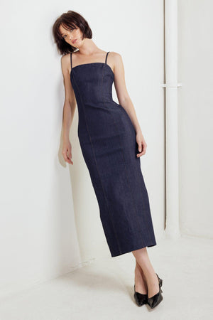 QUIET CURVE DARK DENIM MIDI DRESS.