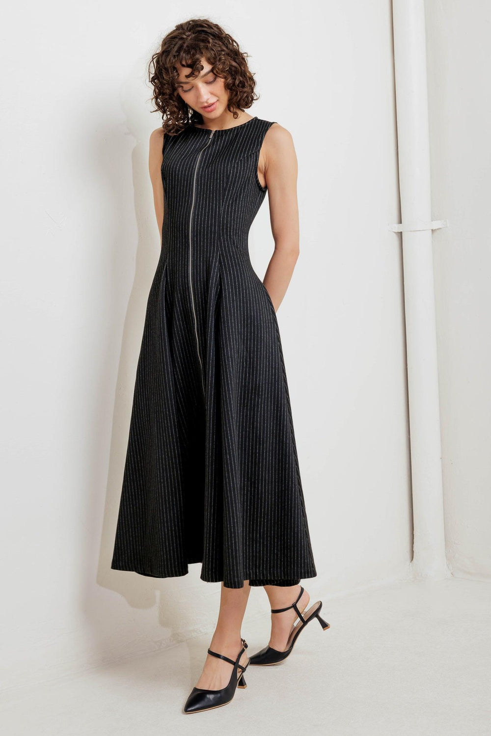 URBAN FRAME WOVEN MIDI DRESS.