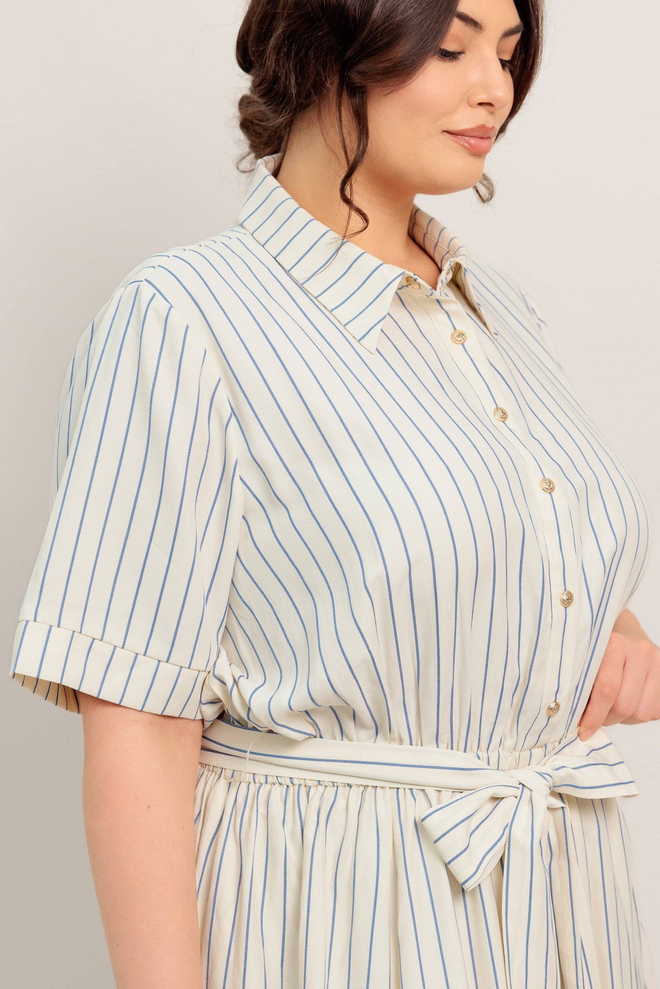 
A striped woven midi dress featuring collar, button down bodice, short sleeve, elasticized waist with tie and full skirt

Details:

Self : 65% Polyester 35% Cotton

Size &amp; Fit

- Model is 5`8" And Wearing Size Small
- Measurements Taken From Size Small
- Approx. Length: 51" Flying Tomato