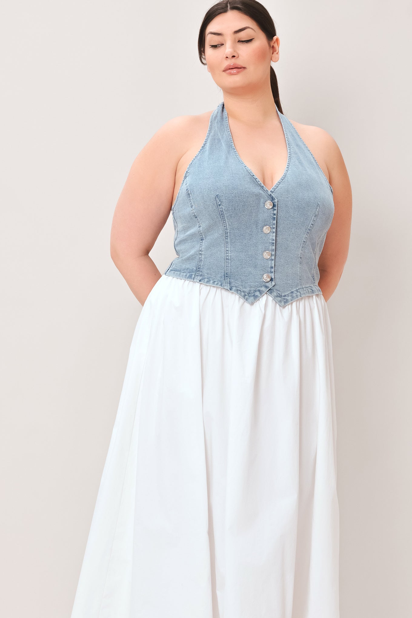 CITY TO COAST WOVEN MIDI DRESS.