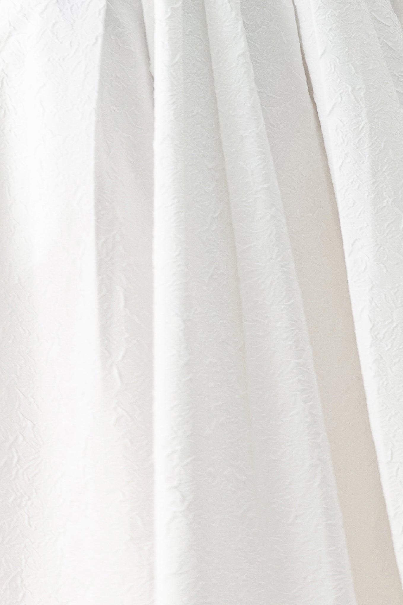Close up of white midi dress | FREEMARKET